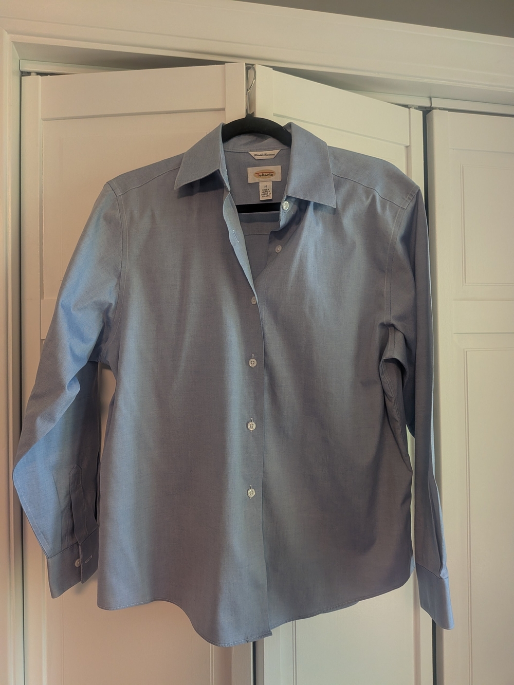 Talbots Light Blue Women's Dress Shirt - Spread Collar